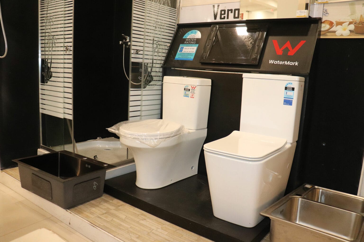 Close coupled water closets Manamperi Bathware